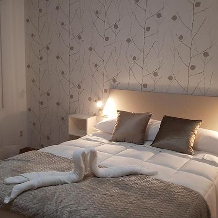 Apartamentos Shalom リバデオ エクステリア 写真